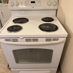 Stove And Refrigerator 