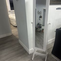 Jewelry Stand Mirror 