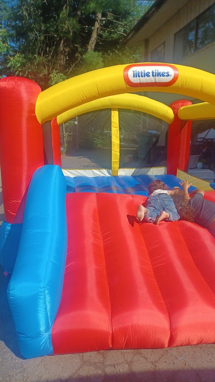Jump N Slide Bounce House