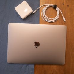 MacBook Pro 15” 2.9ghz i7 1TB 16gb ram (Late 2016)