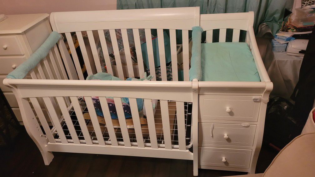 White Crib And Changing Table