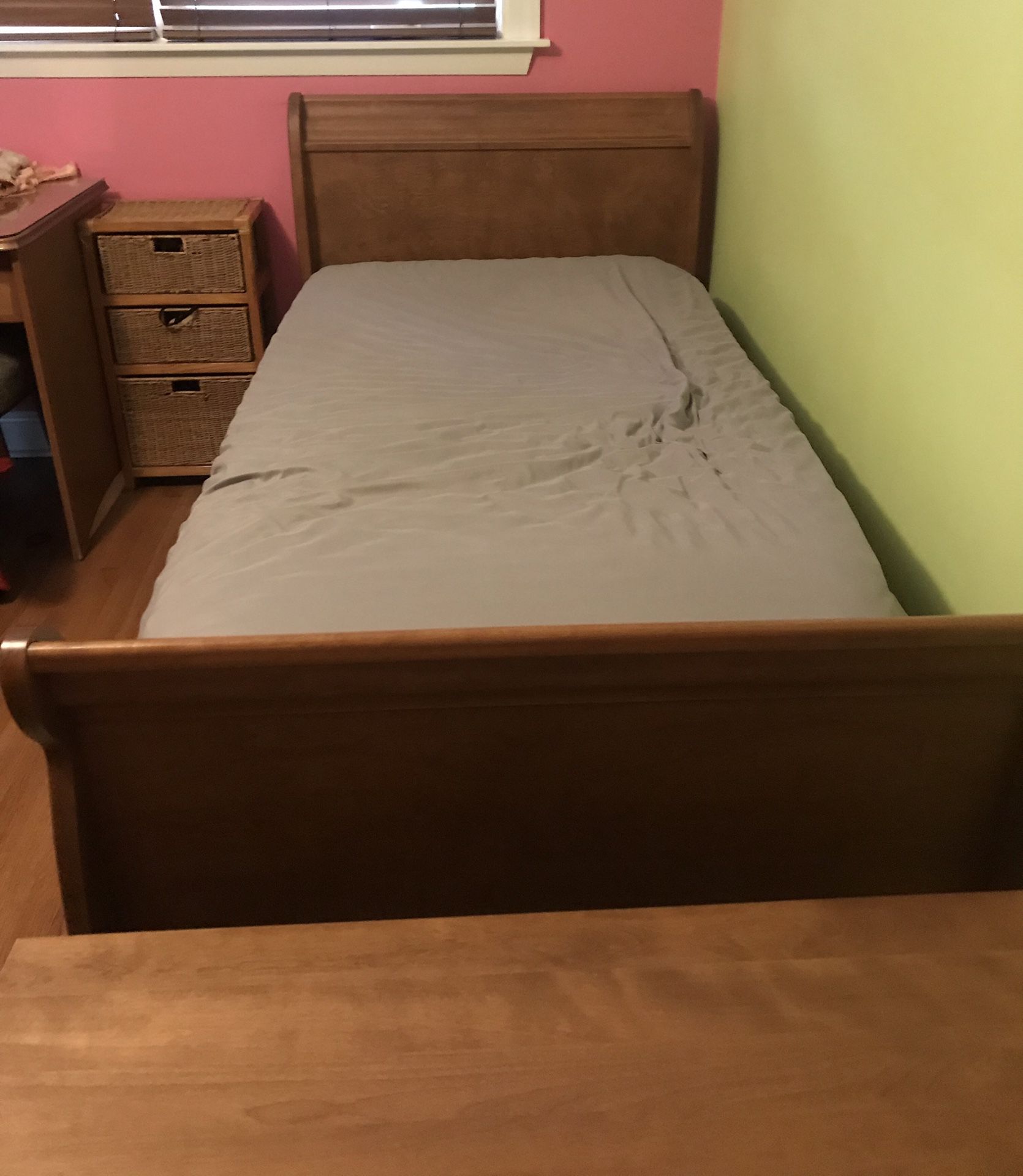 Twin Bed Sleigh solid wood Bed