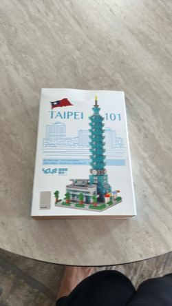 Taipei 101 Taiwan LEGO-type building set