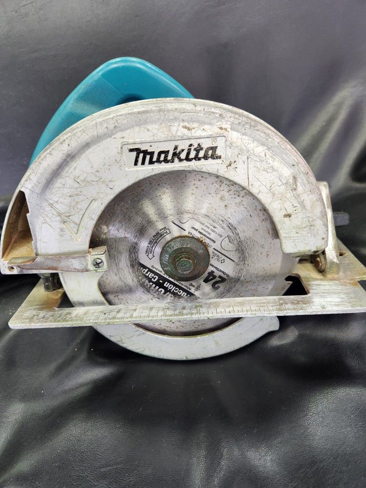 Makita 7-1/4 in. Circular Saw Corded Electric - 5007F