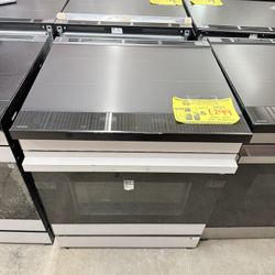 WHITE BESPOKE SAMSUNG ELECTRIC RANGE