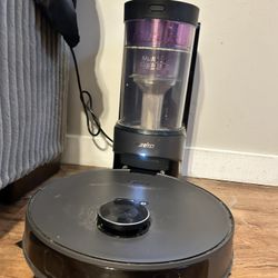 Eureka Robot Vacuum 