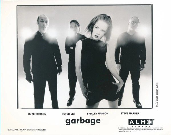 GARBAGE -ORIGINAL 8" X 10" PUBLICITY PHOTO -SHIRLEY MANSON -1998