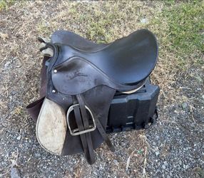 Dark Brown Leather English Horse Saddle