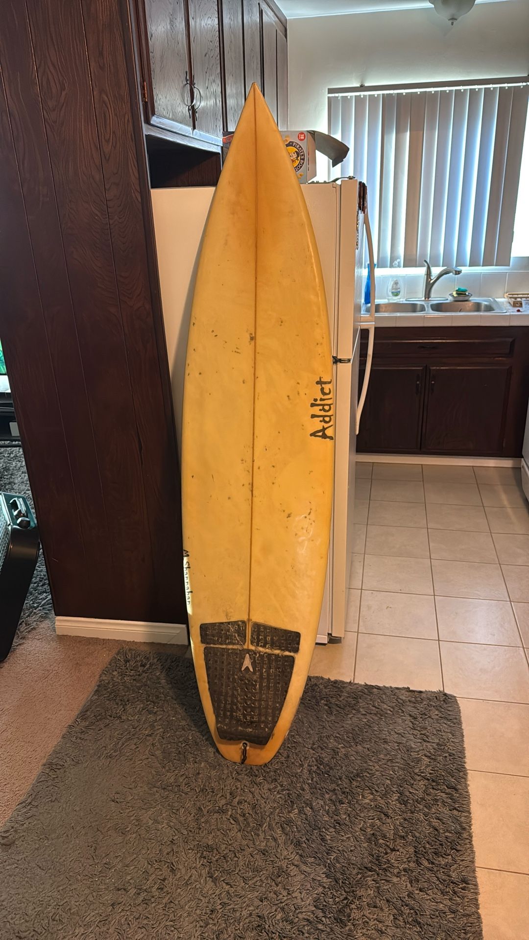 Surfboard 6’3
