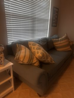 Haverty’s Sofa - Must Go 