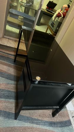 COMPUTER DESK