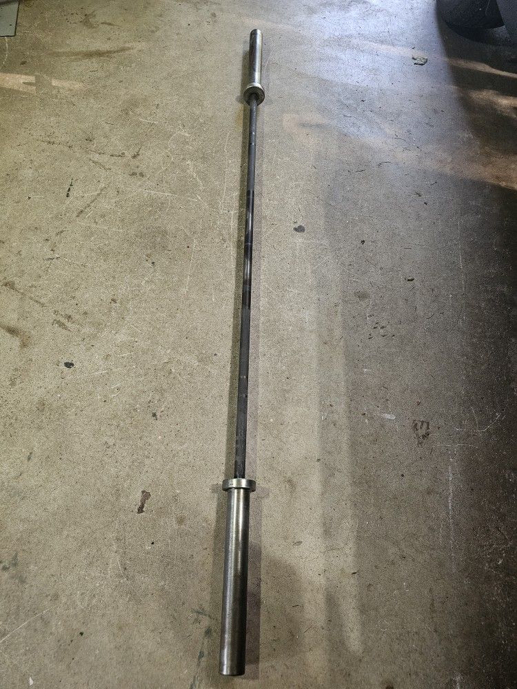 Rogue fitness Bella women's 2.0 15kg 33lbs 79" Olympic 2" weight bar barbell