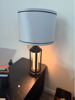 2 industrial lamps with USB & USBC ports - includes four light bulbs