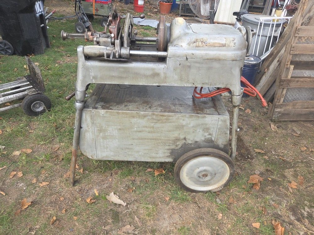 RIDGID Model No. 535 Threading Machine.