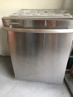 Whirlpool Gold 24” Built-in Dishwasher - Stainless Steel - Model GU2275XTVY1