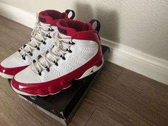 Retro 9s gym red