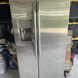 GE Refrigerator 