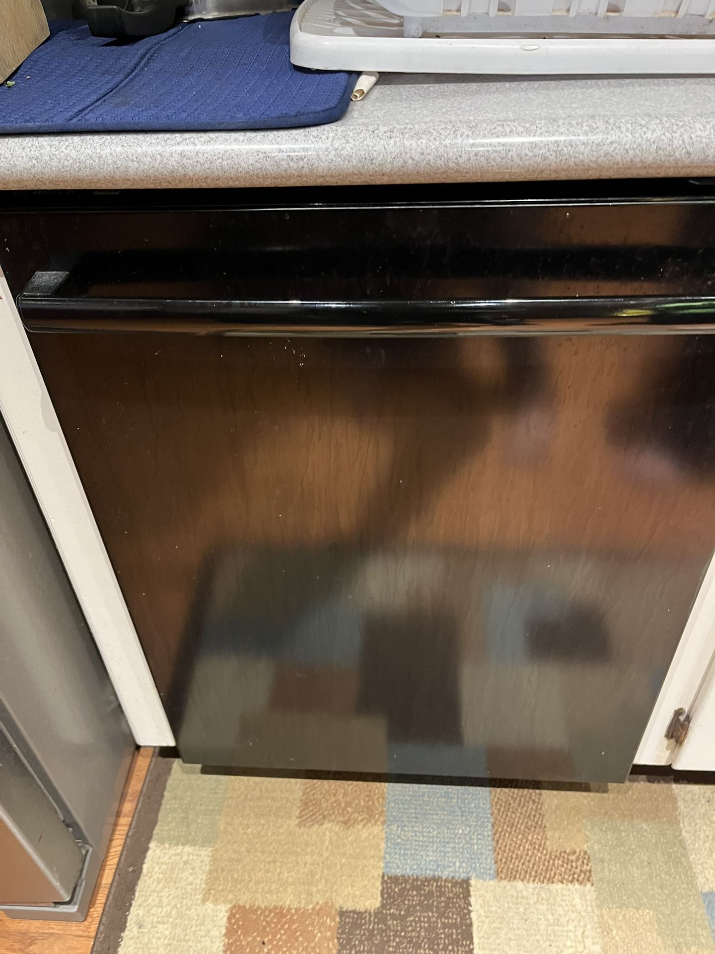Selling Dishwasher And Stove Electric .