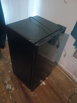 Mini fridge