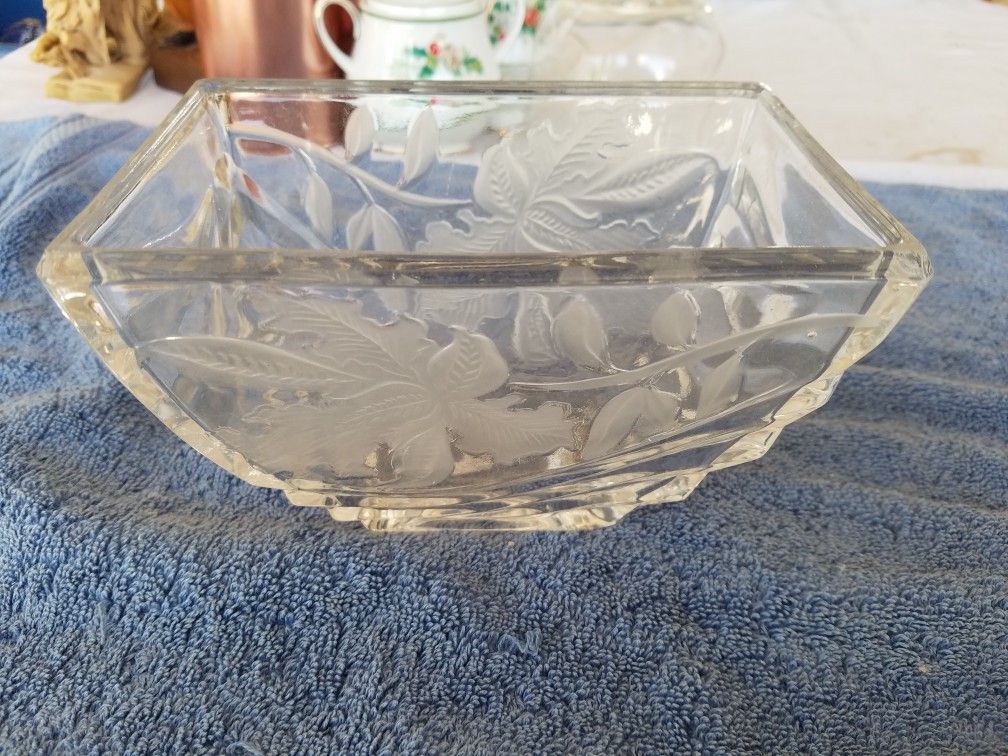 Heavy Rectangular Glass Boat Shaped Crystal Candy/nut Dish 5 X3 Inches B11A056 