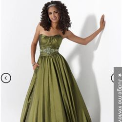 Flirt By Maggie Sottero Green Gown XV 6