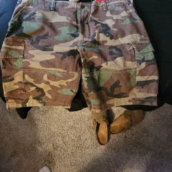 Size 40 Relaxed Fit Cargos