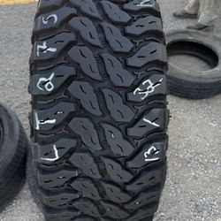 2 HERCULES AT LT275/70/18 Tires 