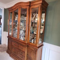 Dining room set by Thomasville.