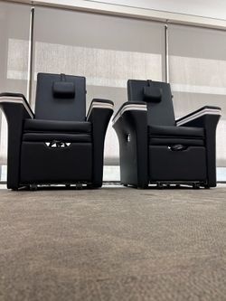 Plumbing-Free Pedicure Spa Chairs – Excellent Condition