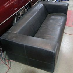 2 Couches Red n Black...