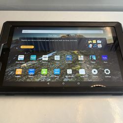 Amazon Fire HD 10 7th Gen 32GB WiFi 10.1" w/ Charger and Case - $49