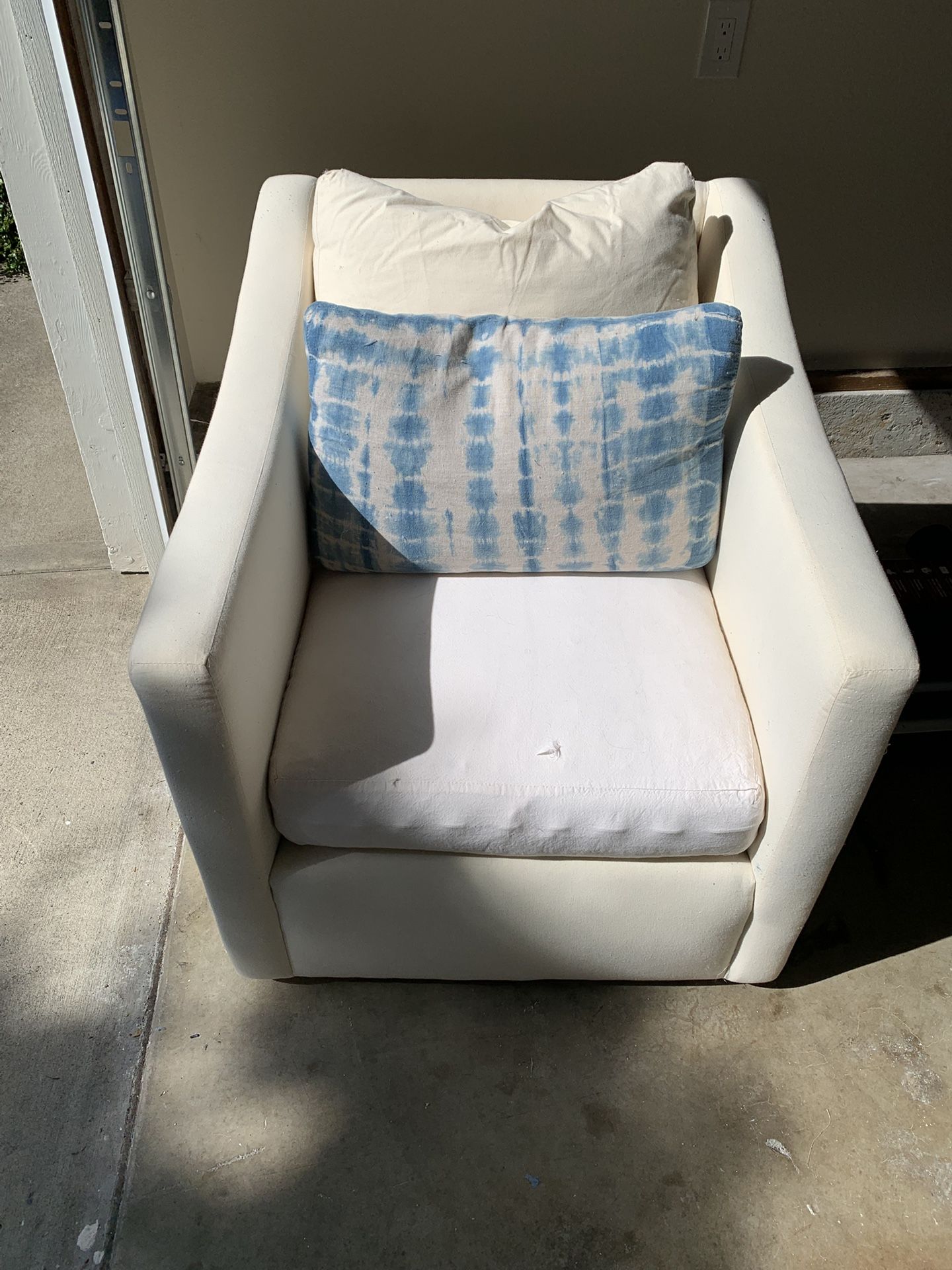 Swivel Chairs - Free