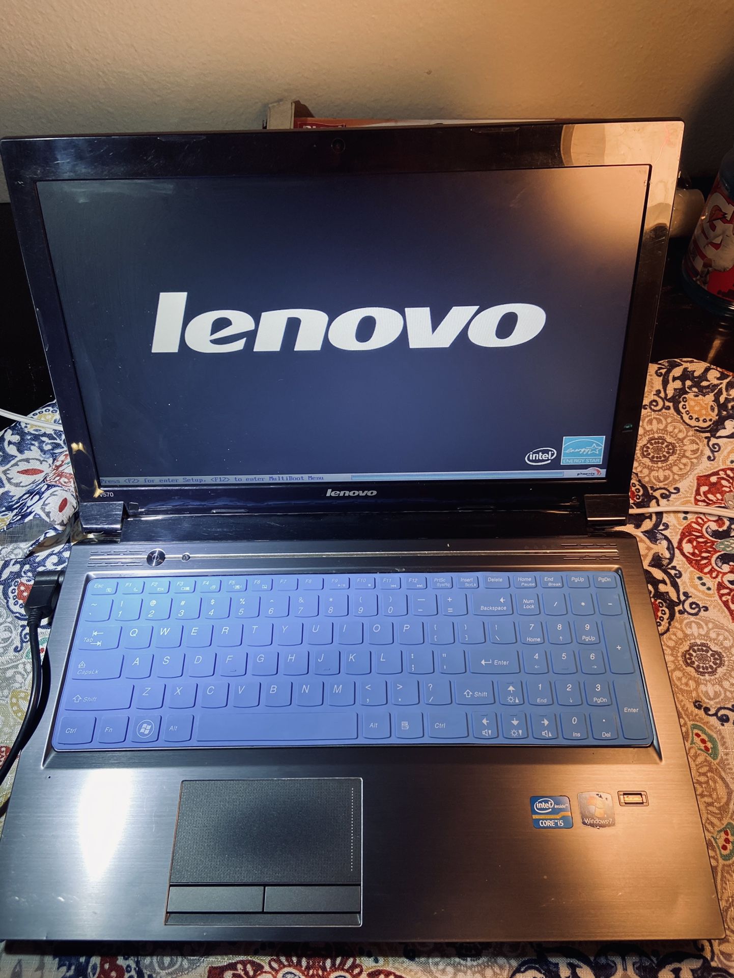 Laptop Lenovo 15inches,V570,500gb HD, 6GB ram,Office 365, 245$ or best offer