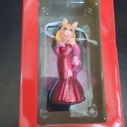 Hallmark Disney Miss Piggy Christmas Ornament In Box 