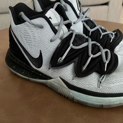 Nike Kyrie 5