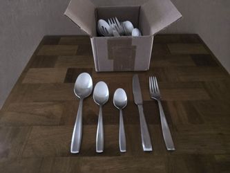 Hampton Signature 53 Piece Flatware/Silverware Set