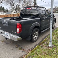 2011 Nissan Frontier SL 4x4 V6,Dark Gray