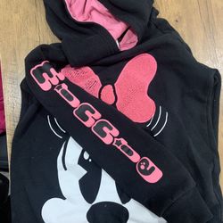 Minnie Mouse Girl Sweaters Size 9/10