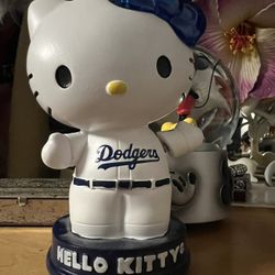 Dodgers Light Up Hello Kitty 