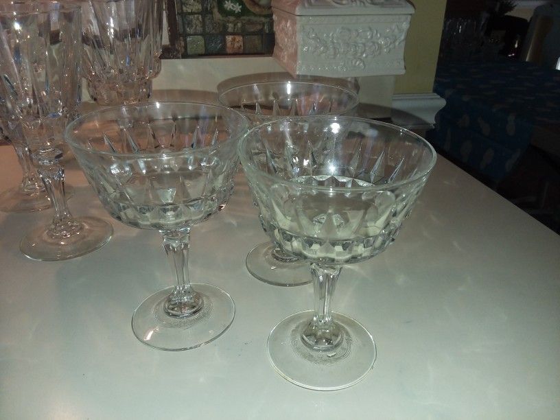 Set Of 3, Glass Dessert Bowls with Stem