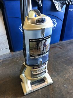 Shark Navigator vacuum anti -allergen complete seal