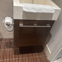 Porcelanosa 19 Inch Wide Vanity Bathroom 