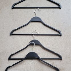 100 Top Hangers For $40