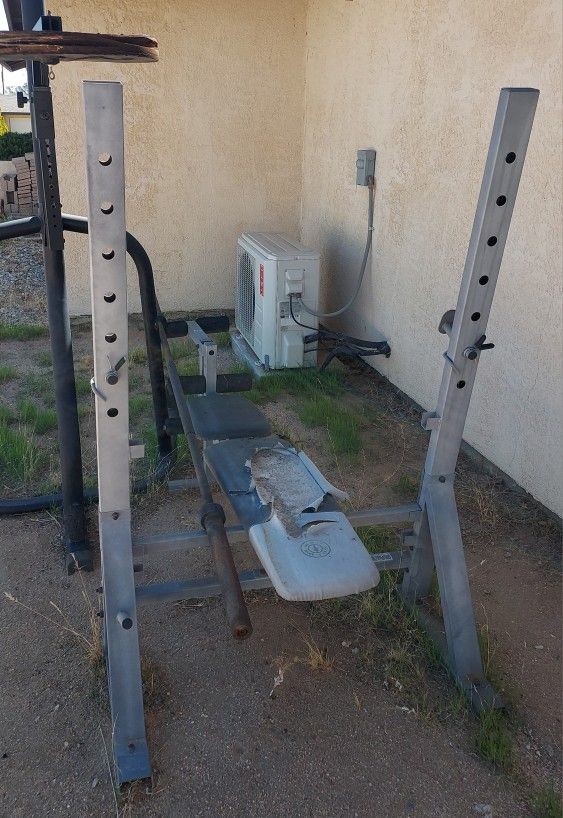 Weight Bench & Weight Bar