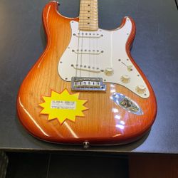 Fender Strat 2008, CA, Electric Guitar, Hard Case, NICE