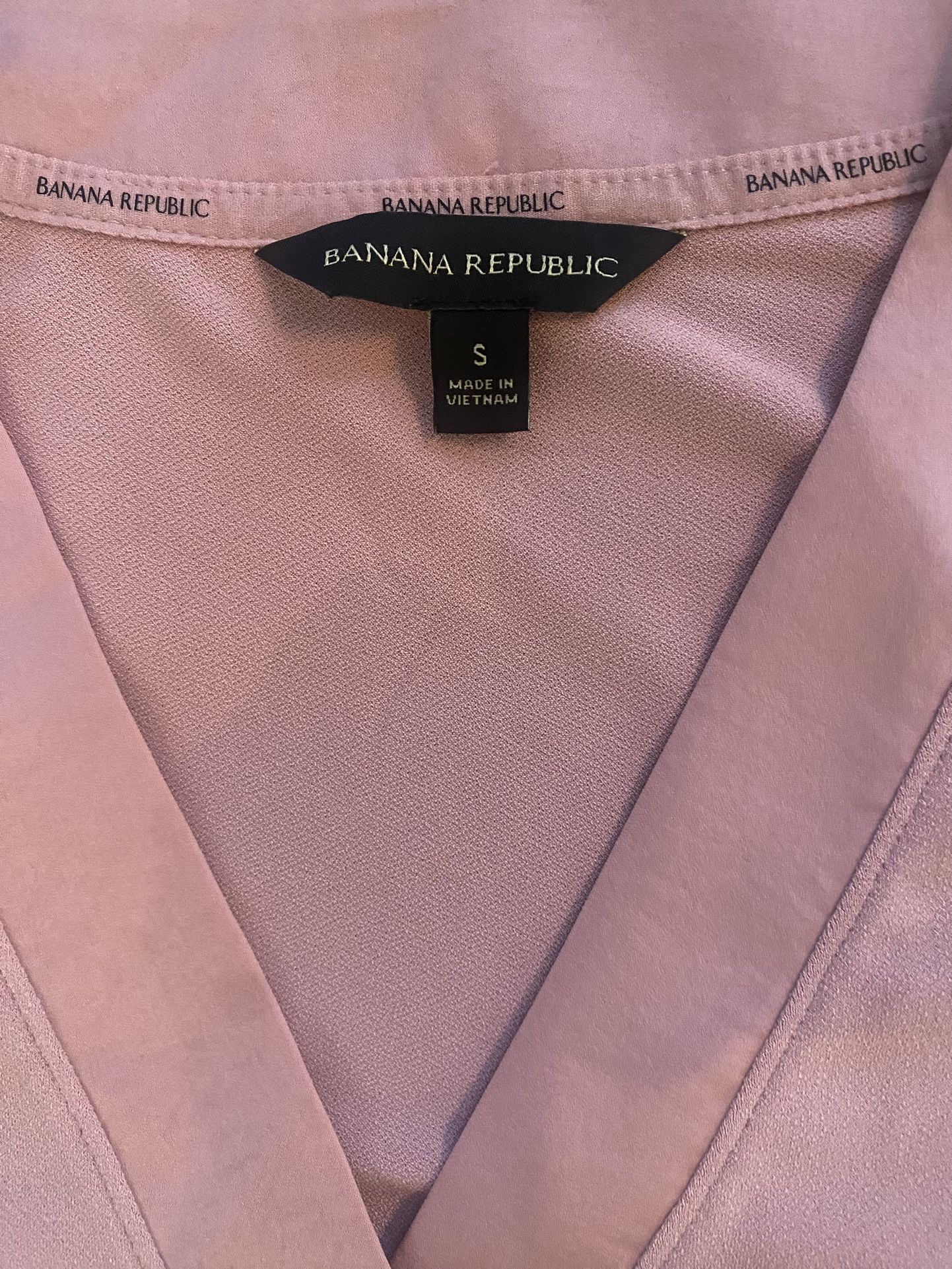 Banana Republic Rose Long Sleeve Crew Top