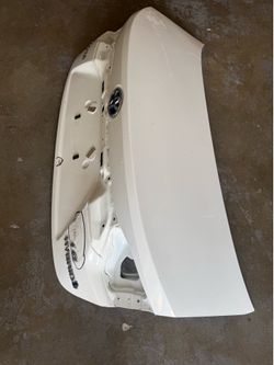 2020-2025 Toyota Corolla Rear trunk lid Oem