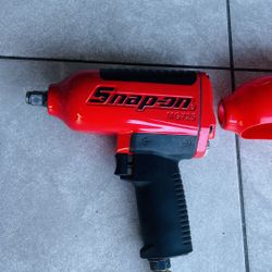 1/2" Drive Heavy-Duty Air Impact Wrench (Red) |