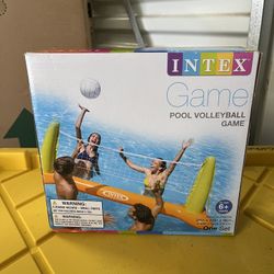 Kids Pool Volleyball Game 