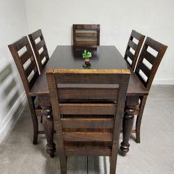 Dining Table+ 6 Chairs